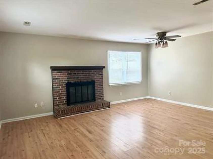 8205 Meadowind Circle, Charlotte, NC 28226.  MLS# CAR4252385, YatesRealty ID 18309. 