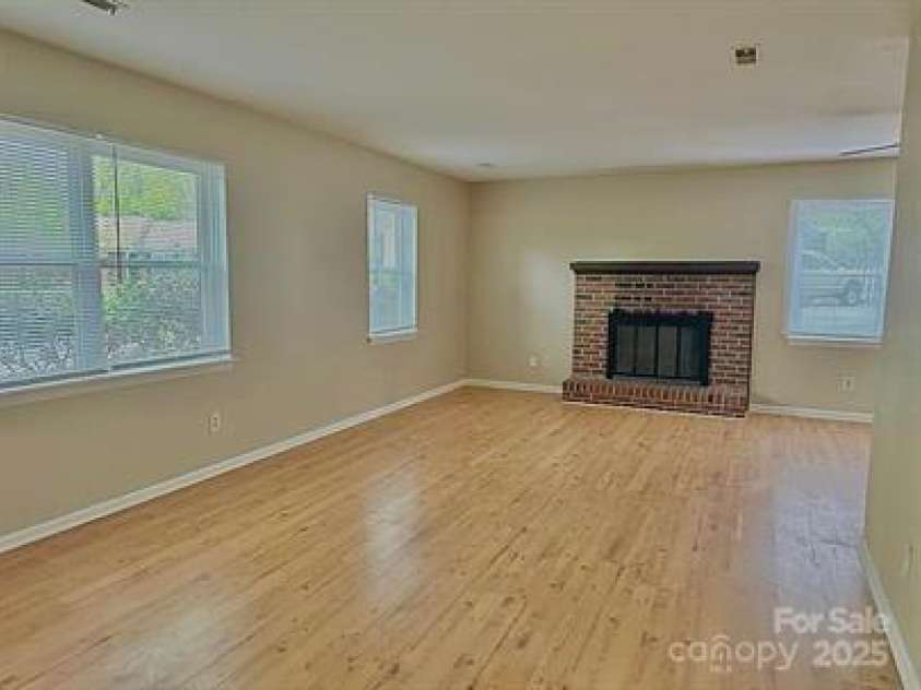 8205 Meadowind Circle, Charlotte, NC 28226.  MLS# CAR4252385, YatesRealty ID 18309. 