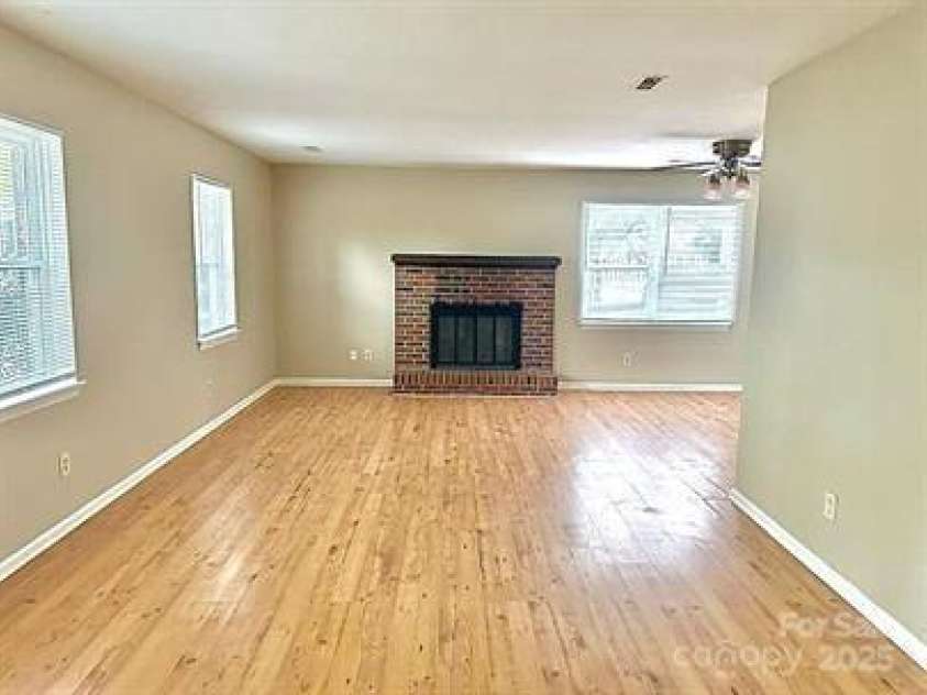 8205 Meadowind Circle, Charlotte, NC 28226.  MLS# CAR4252385, YatesRealty ID 18309. 