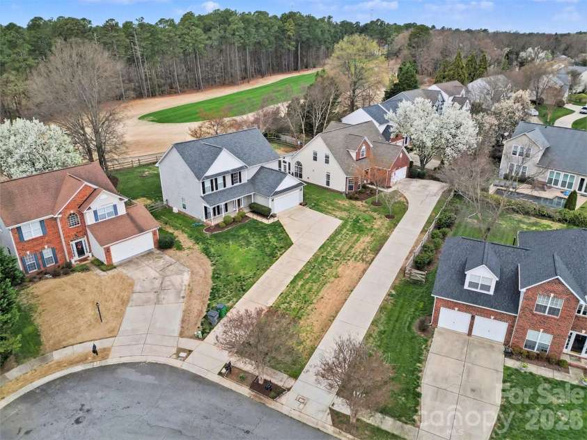 9152 Snow Hill Court, Charlotte, NC 28269.  MLS# CAR4355779, YatesRealty ID 18309. 