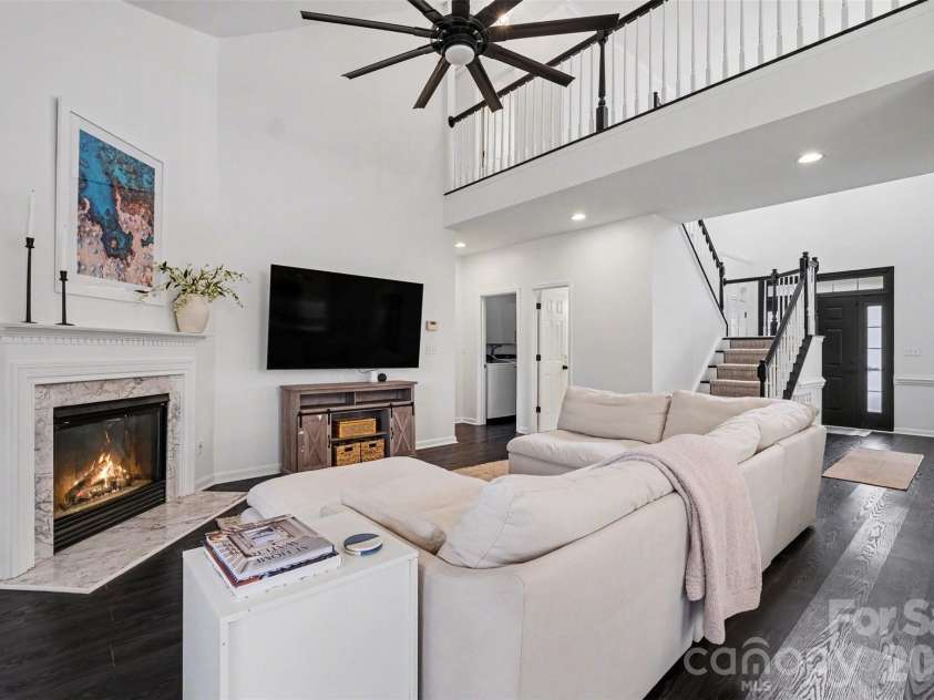 9152 Snow Hill Court, Charlotte, NC 28269.  MLS# CAR4355779, YatesRealty ID 18309. 