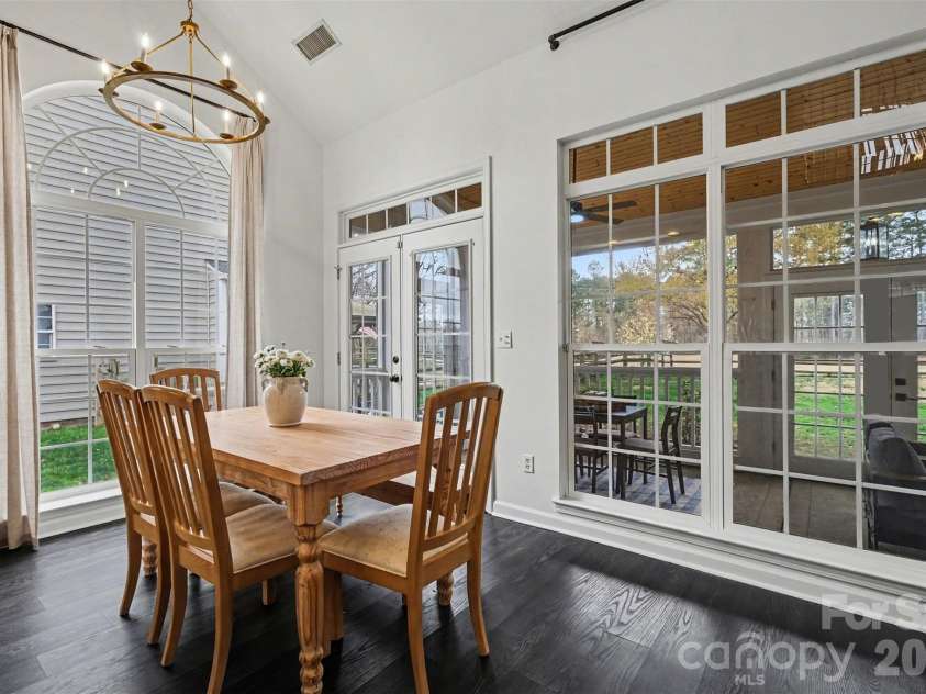 9152 Snow Hill Court, Charlotte, NC 28269.  MLS# CAR4355779, YatesRealty ID 18309. 
