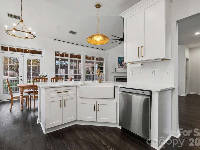 9152 Snow Hill Court, Charlotte, NC 28269.  MLS# CAR4355779, YatesRealty ID 18309. 