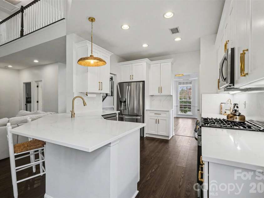 9152 Snow Hill Court, Charlotte, NC 28269.  MLS# CAR4355779, YatesRealty ID 18309. 