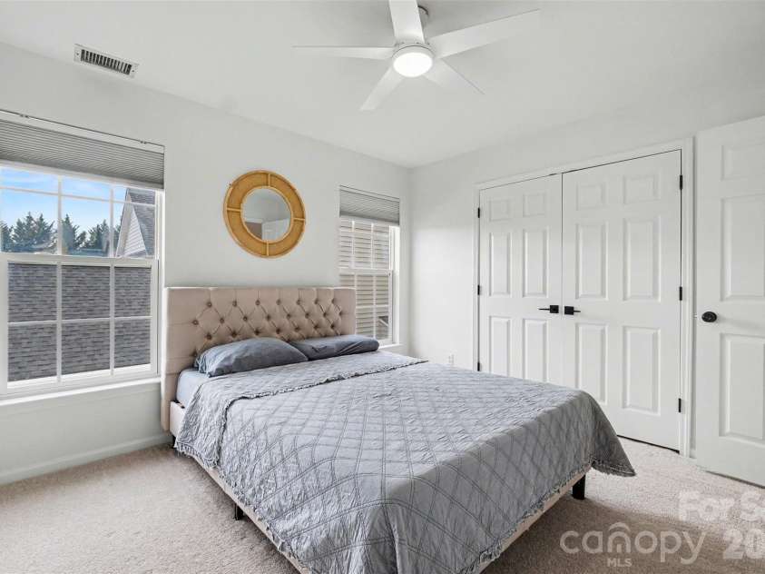 9152 Snow Hill Court, Charlotte, NC 28269.  MLS# CAR4355779, YatesRealty ID 18309. 