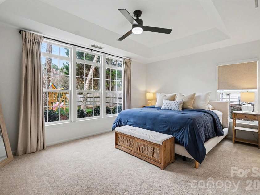 9152 Snow Hill Court, Charlotte, NC 28269.  MLS# CAR4355779, YatesRealty ID 18309. 