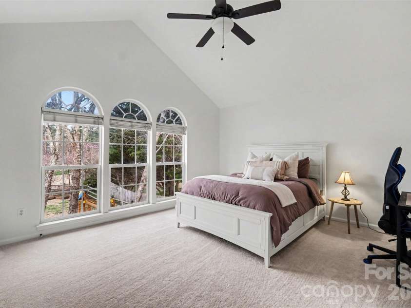9152 Snow Hill Court, Charlotte, NC 28269.  MLS# CAR4355779, YatesRealty ID 18309. 