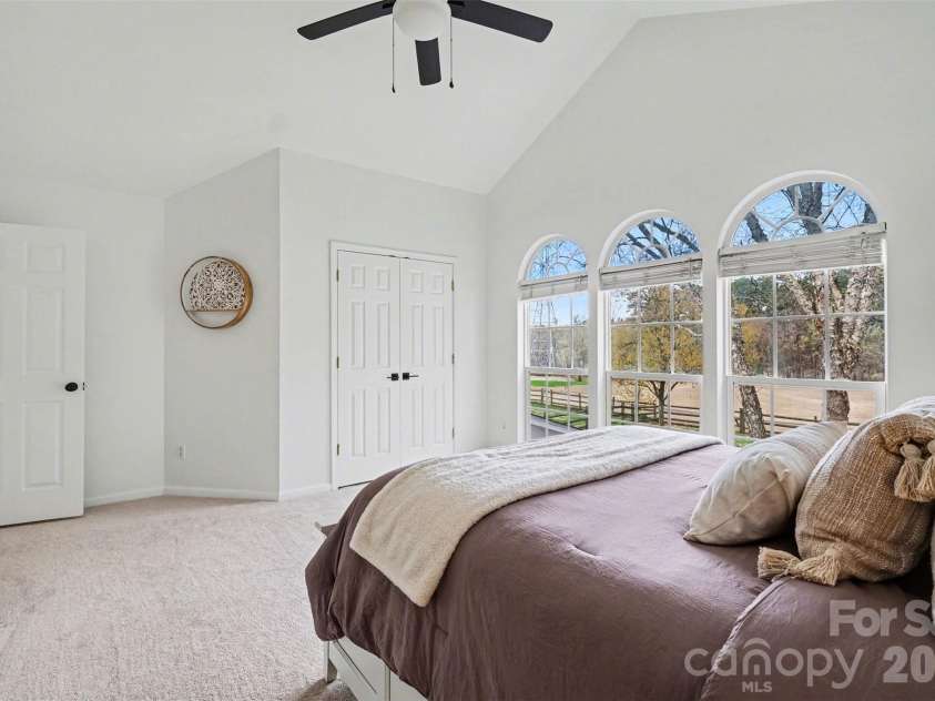 9152 Snow Hill Court, Charlotte, NC 28269.  MLS# CAR4355779, YatesRealty ID 18309. 