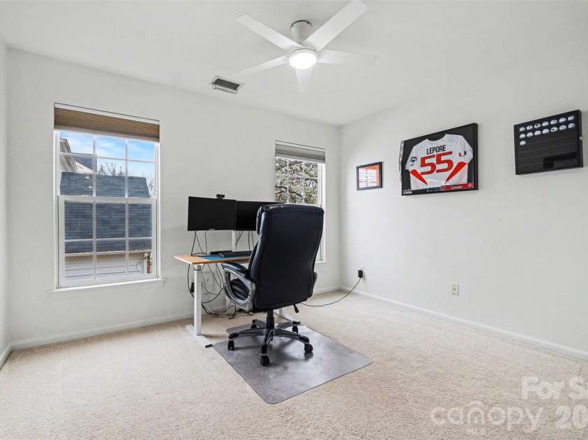 9152 Snow Hill Court, Charlotte, NC 28269.  MLS# CAR4355779, YatesRealty ID 18309. 