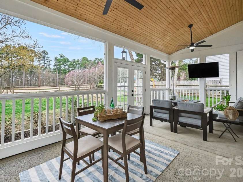 9152 Snow Hill Court, Charlotte, NC 28269.  MLS# CAR4355779, YatesRealty ID 18309. 