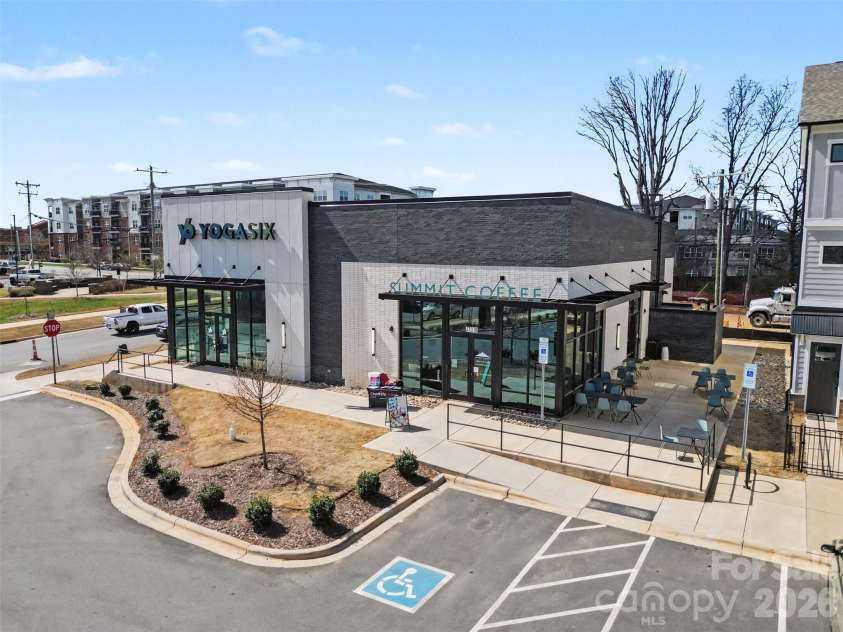 9152 Snow Hill Court, Charlotte, NC 28269.  MLS# CAR4355779, YatesRealty ID 18309. 