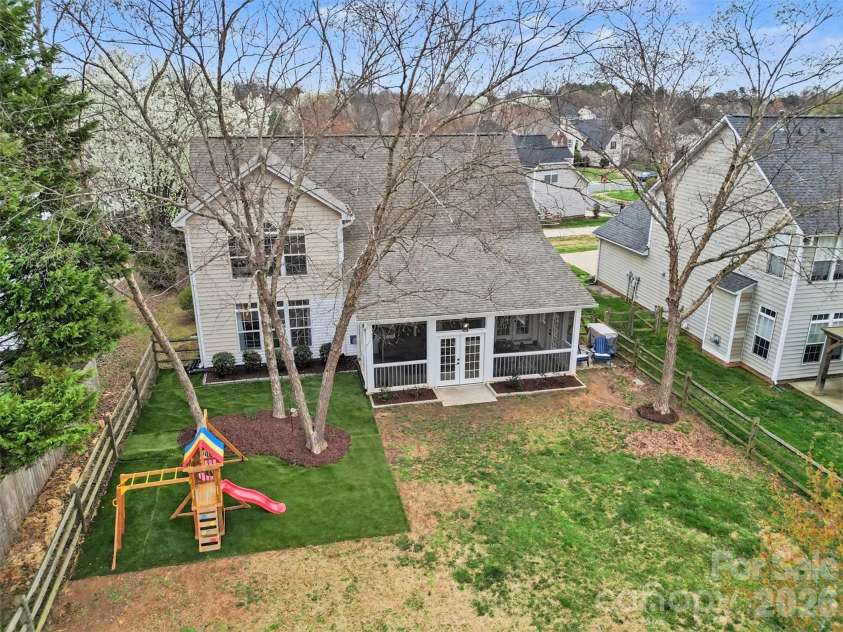9152 Snow Hill Court, Charlotte, NC 28269.  MLS# CAR4355779, YatesRealty ID 18309. 