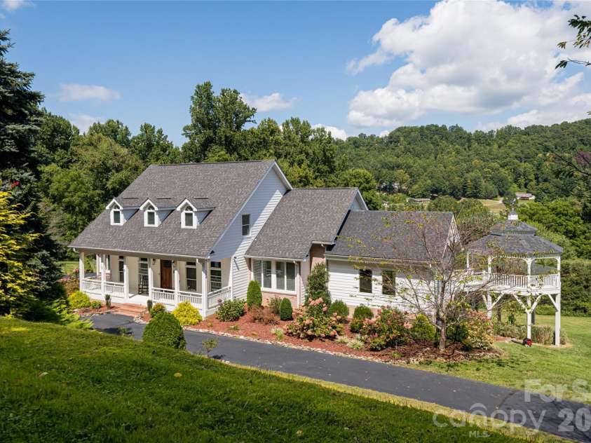 208 Parrish Farm Road, Waynesville, NC 28786.  MLS# CAR4301436, YatesRealty ID 1831. 