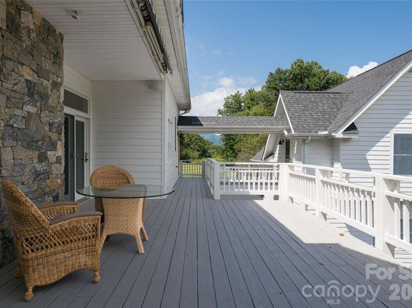 208 Parrish Farm Road, Waynesville, NC 28786.  MLS# CAR4301436, YatesRealty ID 1831. 