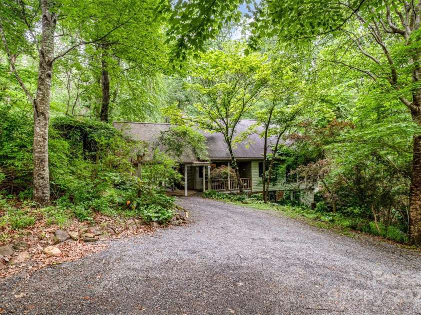1102 Lake Montonia Road, Kings Mountain, NC 28086.  MLS# CAR4263935, YatesRealty ID 18310. 