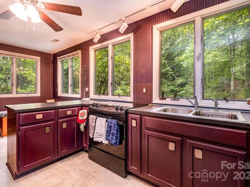 1102 Lake Montonia Road, Kings Mountain, NC 28086.  MLS# CAR4263935, YatesRealty ID 18310. 