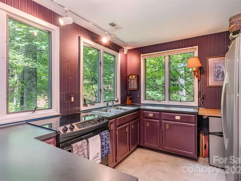 1102 Lake Montonia Road, Kings Mountain, NC 28086.  MLS# CAR4263935, YatesRealty ID 18310. 