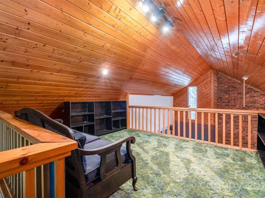 1102 Lake Montonia Road, Kings Mountain, NC 28086.  MLS# CAR4263935, YatesRealty ID 18310. 