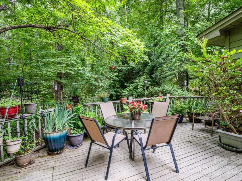 1102 Lake Montonia Road, Kings Mountain, NC 28086.  MLS# CAR4263935, YatesRealty ID 18310. 