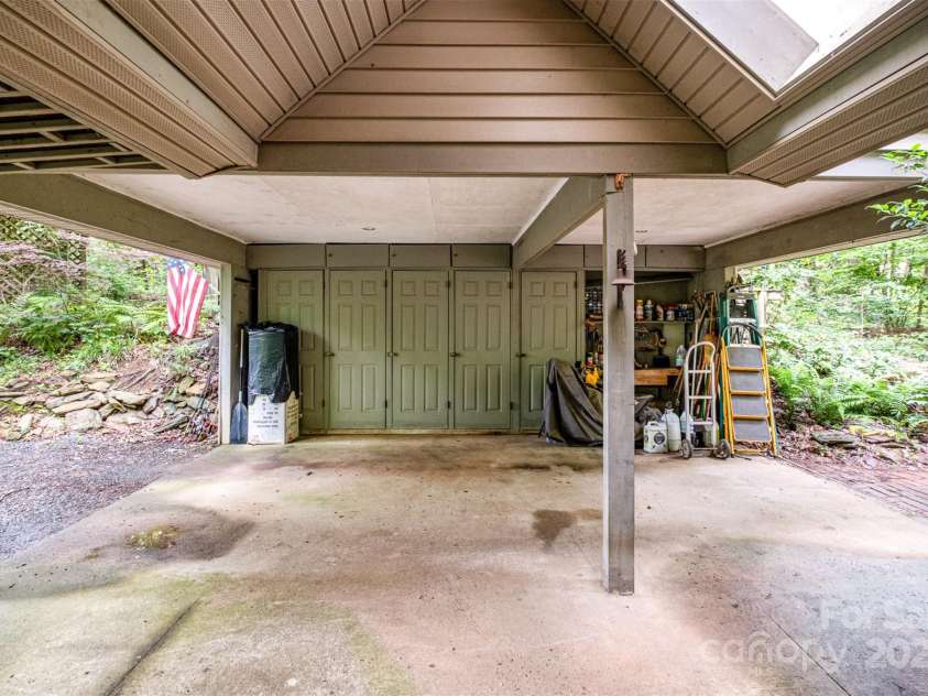 1102 Lake Montonia Road, Kings Mountain, NC 28086.  MLS# CAR4263935, YatesRealty ID 18310. 