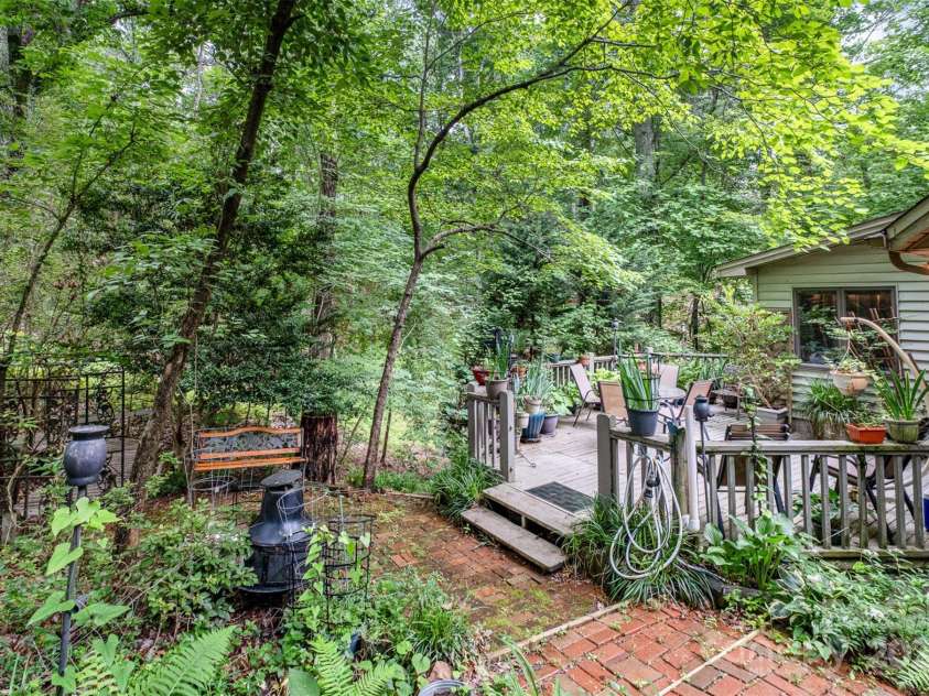 1102 Lake Montonia Road, Kings Mountain, NC 28086.  MLS# CAR4263935, YatesRealty ID 18310. 