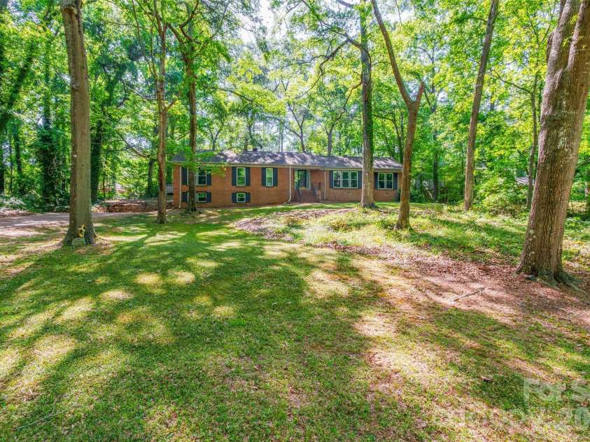 513 Mountainbrook Road, Lancaster, SC 29720.  MLS# CAR4374227, YatesRealty ID 18310. 