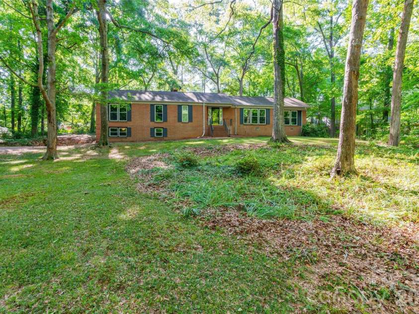 513 Mountainbrook Road, Lancaster, SC 29720.  MLS# CAR4374227, YatesRealty ID 18310. 