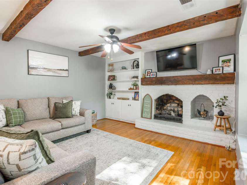 513 Mountainbrook Road, Lancaster, SC 29720.  MLS# CAR4374227, YatesRealty ID 18310. 