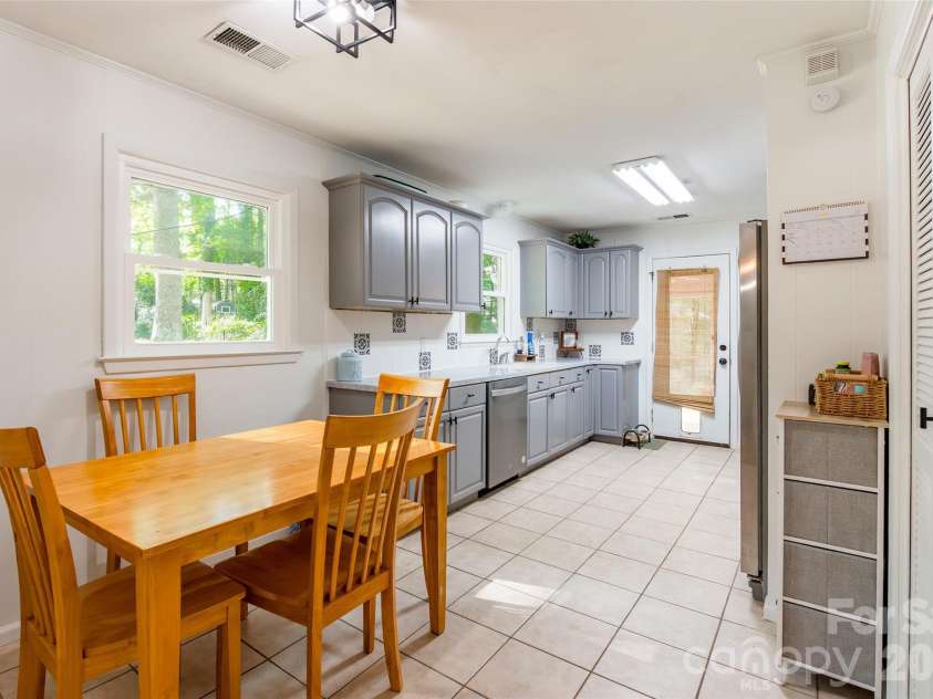 513 Mountainbrook Road, Lancaster, SC 29720.  MLS# CAR4374227, YatesRealty ID 18310. 