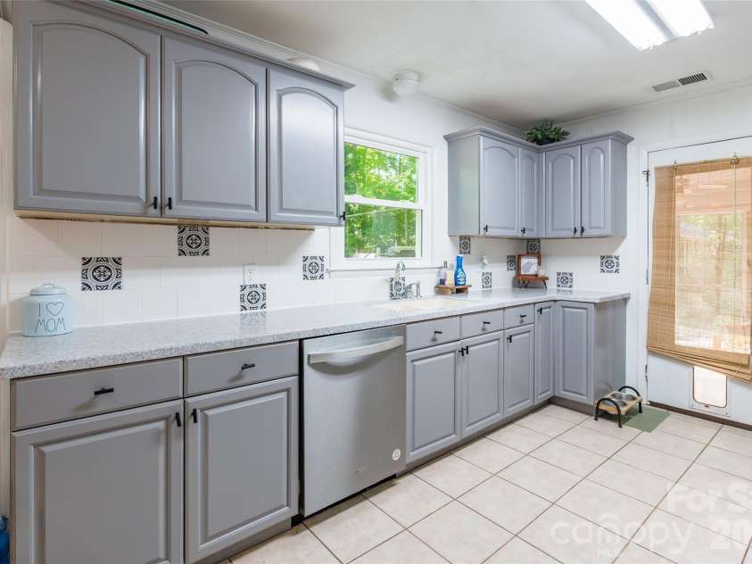 513 Mountainbrook Road, Lancaster, SC 29720.  MLS# CAR4374227, YatesRealty ID 18310. 