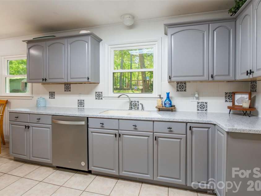 513 Mountainbrook Road, Lancaster, SC 29720.  MLS# CAR4374227, YatesRealty ID 18310. 