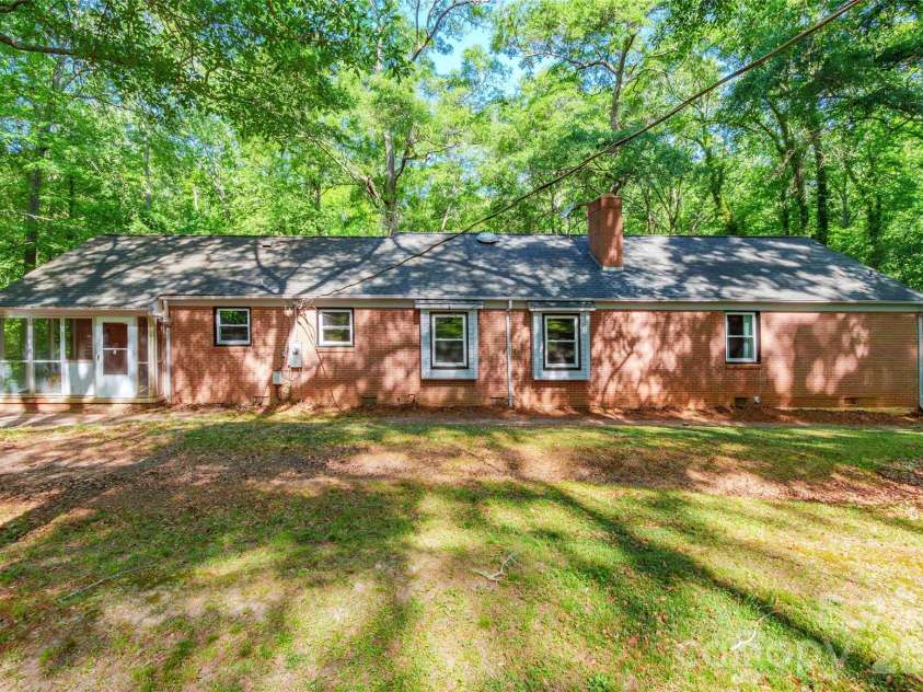 513 Mountainbrook Road, Lancaster, SC 29720.  MLS# CAR4374227, YatesRealty ID 18310. 