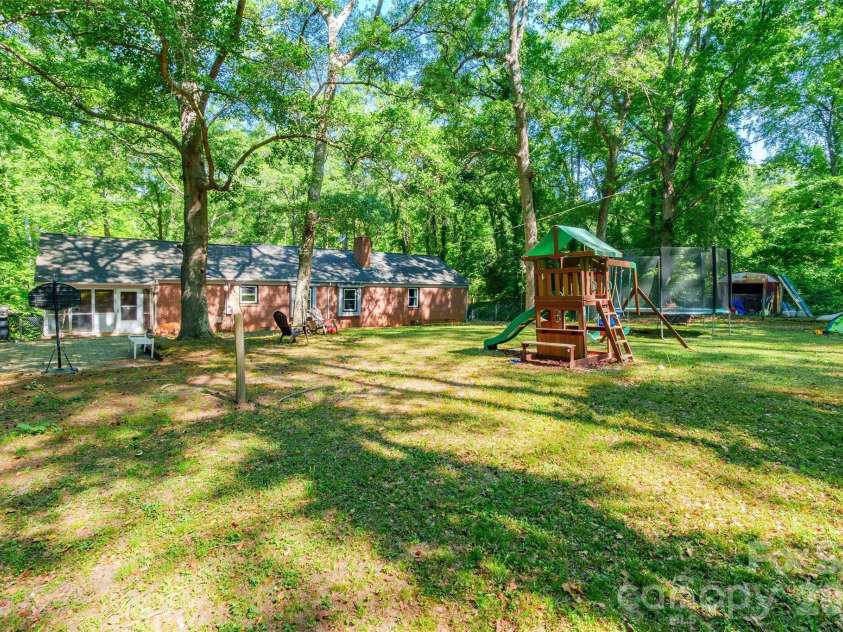 513 Mountainbrook Road, Lancaster, SC 29720.  MLS# CAR4374227, YatesRealty ID 18310. 