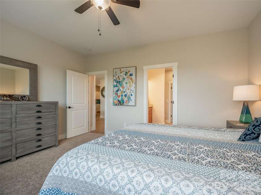 146 Red Hawk Knoll, Lake Lure, NC 28746.  MLS# CAR4334221, YatesRealty ID 18311. Large bedroom
