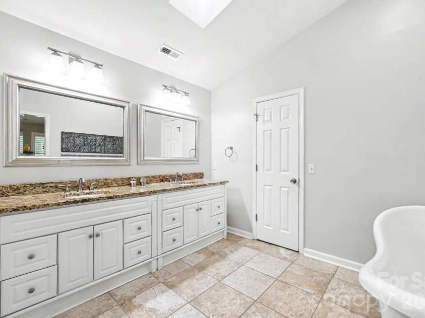 12227 Provincetowne Drive, Charlotte, NC 28277.  MLS# CAR4373650, YatesRealty ID 18312. 