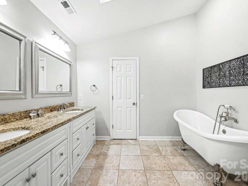12227 Provincetowne Drive, Charlotte, NC 28277.  MLS# CAR4373650, YatesRealty ID 18312. 