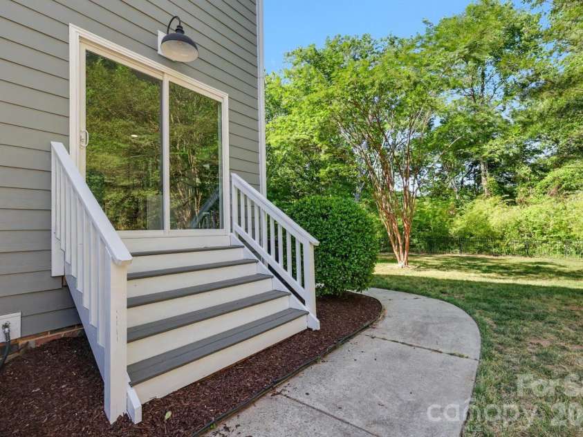 12227 Provincetowne Drive, Charlotte, NC 28277.  MLS# CAR4373650, YatesRealty ID 18312. 