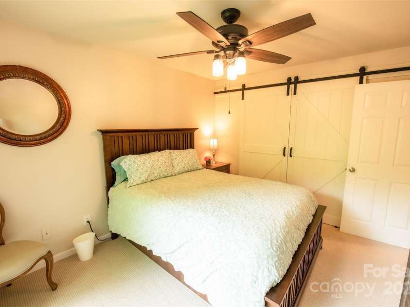 571 Ivy Ridge Circle, Sylva, NC 28779.  MLS# CAR4259625, YatesRealty ID 18312. 