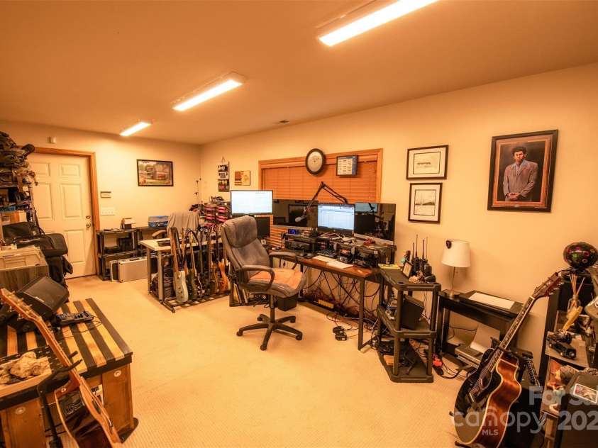 571 Ivy Ridge Circle, Sylva, NC 28779.  MLS# CAR4259625, YatesRealty ID 18312. 