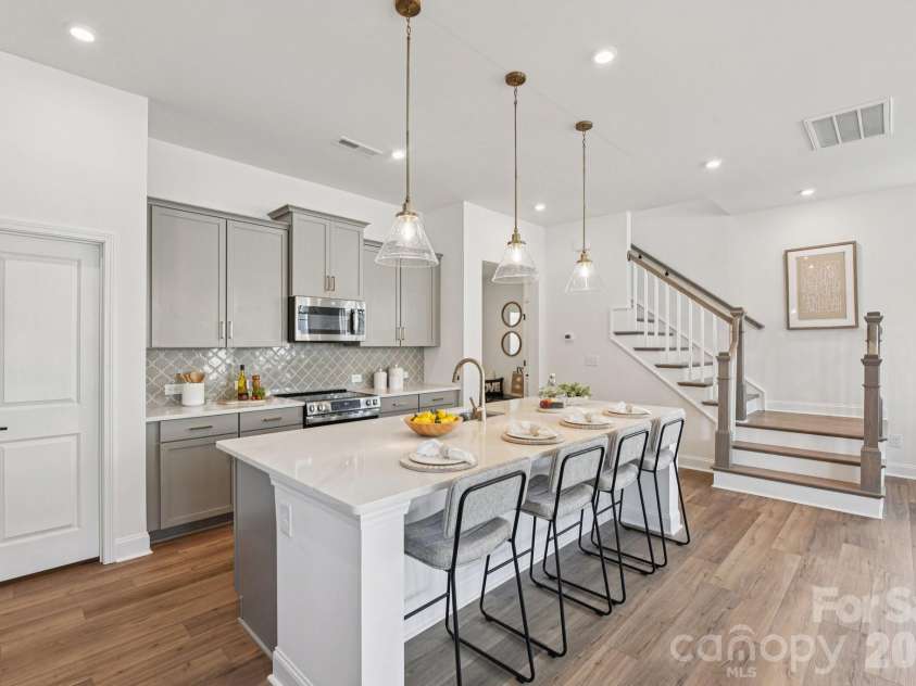 7426 Westrow Avenue, Charlotte, NC 28278.  MLS# CAR4361723, YatesRealty ID 18313. Representative