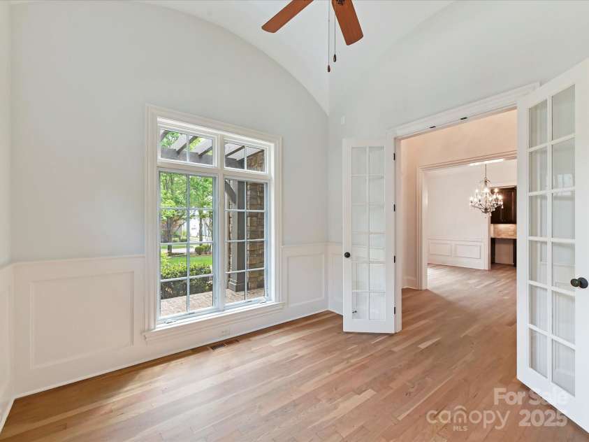 825 Hudson Place, Davidson, NC 28036.  MLS# CAR4248098, YatesRealty ID 18313. 