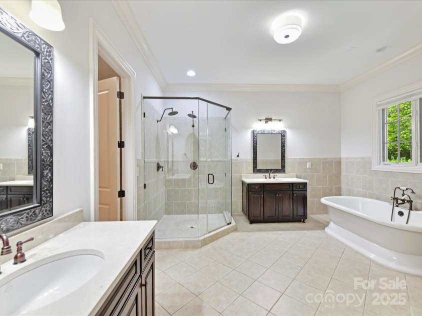 825 Hudson Place, Davidson, NC 28036.  MLS# CAR4248098, YatesRealty ID 18313. 