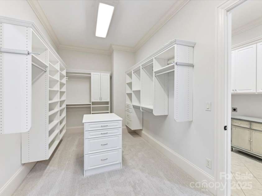 825 Hudson Place, Davidson, NC 28036.  MLS# CAR4248098, YatesRealty ID 18313. 