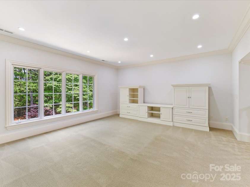 825 Hudson Place, Davidson, NC 28036.  MLS# CAR4248098, YatesRealty ID 18313. 