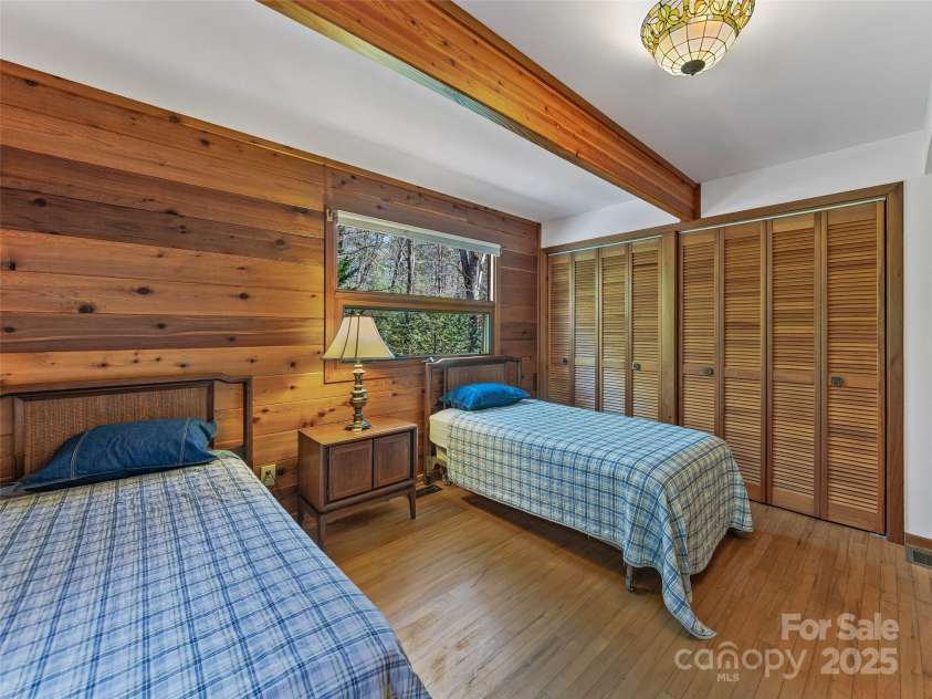 167 Harbor Cove, Brevard, NC 28712.  MLS# CAR4247384, YatesRealty ID 18314. 