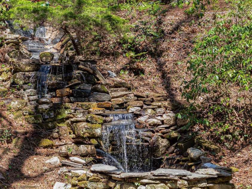 167 Harbor Cove, Brevard, NC 28712.  MLS# CAR4247384, YatesRealty ID 18314. 