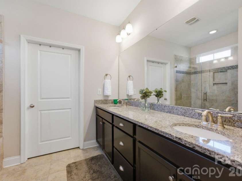 4269 Legacy Drive, Denver, NC 28037.  MLS# CAR4375205, YatesRealty ID 18314. 