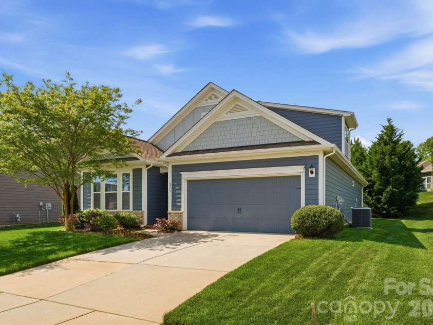 4269 Legacy Drive, Denver, NC 28037.  MLS# CAR4421374, YatesRealty ID 18314. 