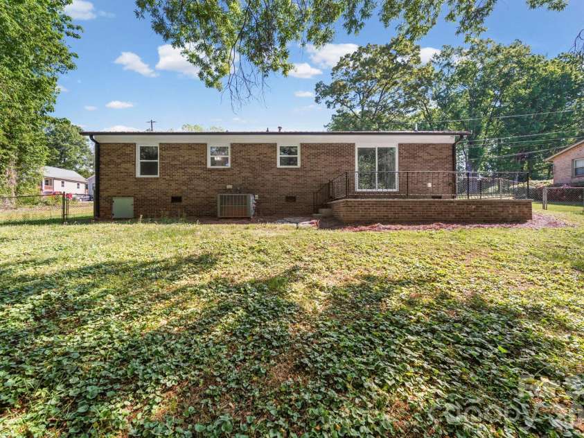 502 Geroid Street, Salisbury, NC 28144.  MLS# CAR4374014, YatesRealty ID 18315. 