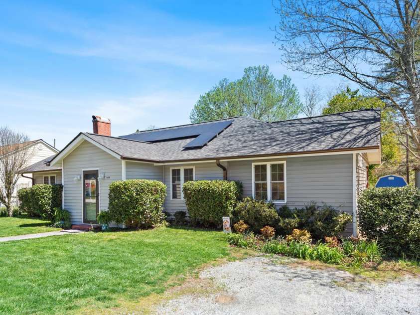 1614 Ridgewood Boulevard, Hendersonville, NC 28791.  MLS# CAR4368545, YatesRealty ID 18317. 